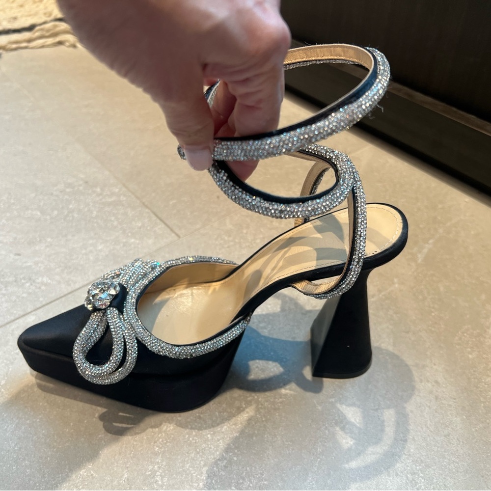 Amina Muaddi black size 8. Gorgeous heels. Perfect condition. Worn 2 times.